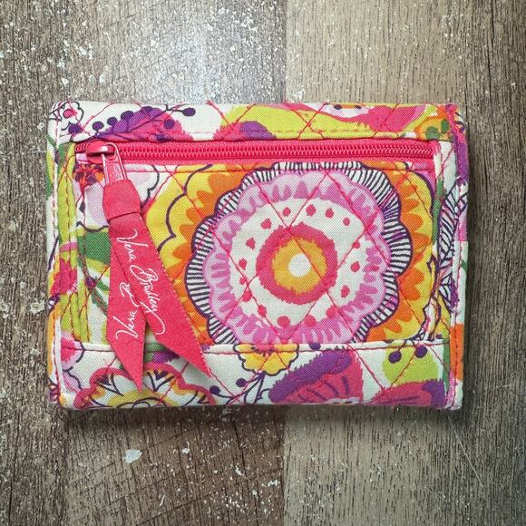 Vera Bradley Clementine Floral Print Trifold Wallet ID Pocket - Picture 6 of 8